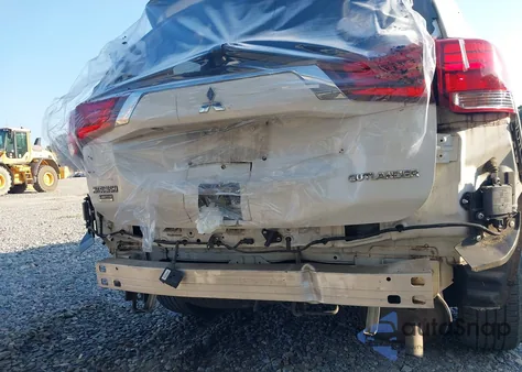 2018 Mitsubishi Outlander Le z USA, uszkodzony, nr VIN JA4AD3A36JZ019405